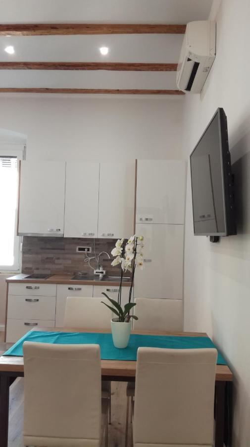 Apartmaji Apollonio Изола Екстериор снимка